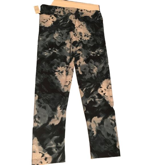 NWT Time and Tru Blue Floral High Rise TT Leggins Capri Small 4-6 - Picture 3 of 3